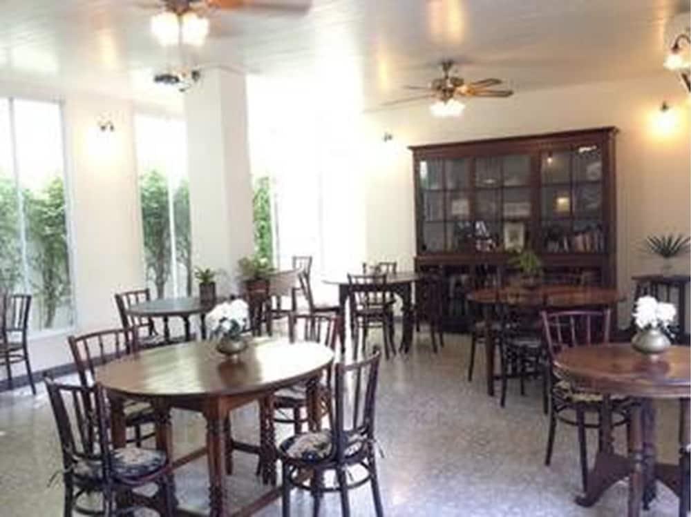 Ssip Boutique Dhevej (adults Only) Khách sạn 4*
