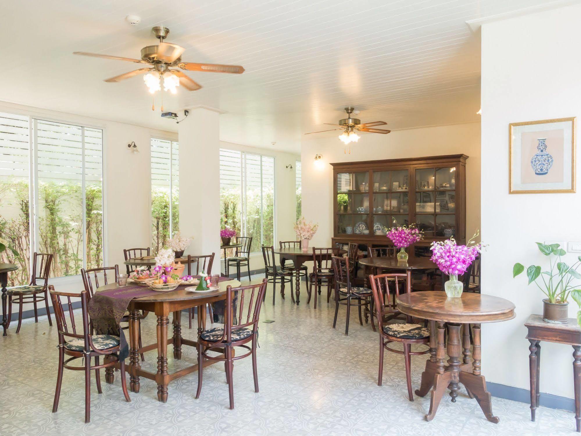 Ssip Boutique Dhevej (adults Only) Khách sạn Bangkok